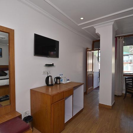M Hotel And Restaurant МакЛеод Ганж Екстериор снимка