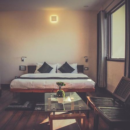 M Hotel And Restaurant МакЛеод Ганж Екстериор снимка