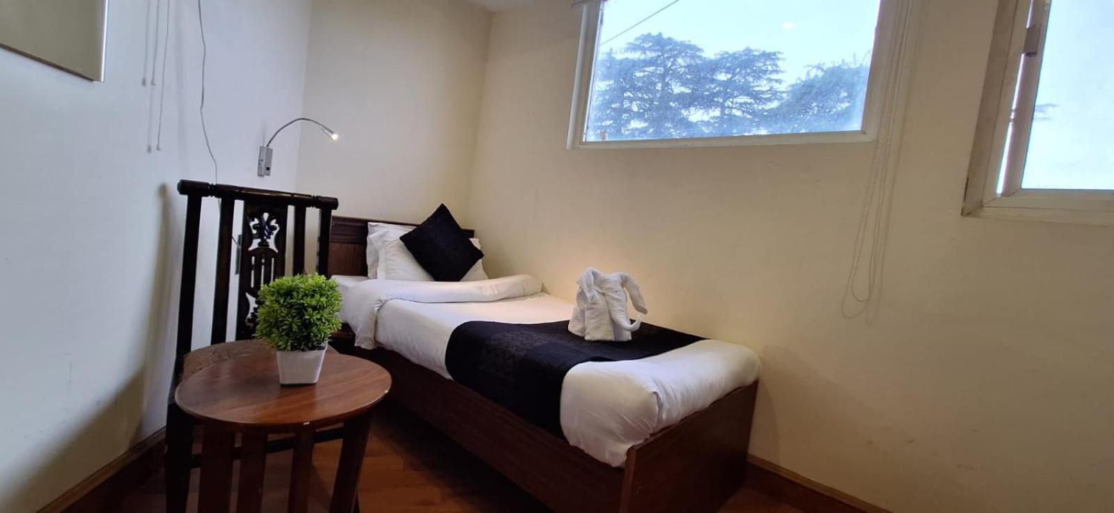 M Hotel And Restaurant МакЛеод Ганж Екстериор снимка